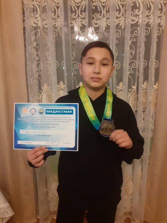 ҚР Тәуелсіздігінің 30 жылдығына орай жасөспірімдер арасында өткен еркін күрестен Бейсенов Ернұр 48 кг салмақта ІІІ орын  иемденді